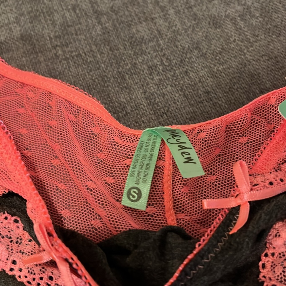 NWT grey and pink Honeydew women’s panties size small - Picture 2 of 3